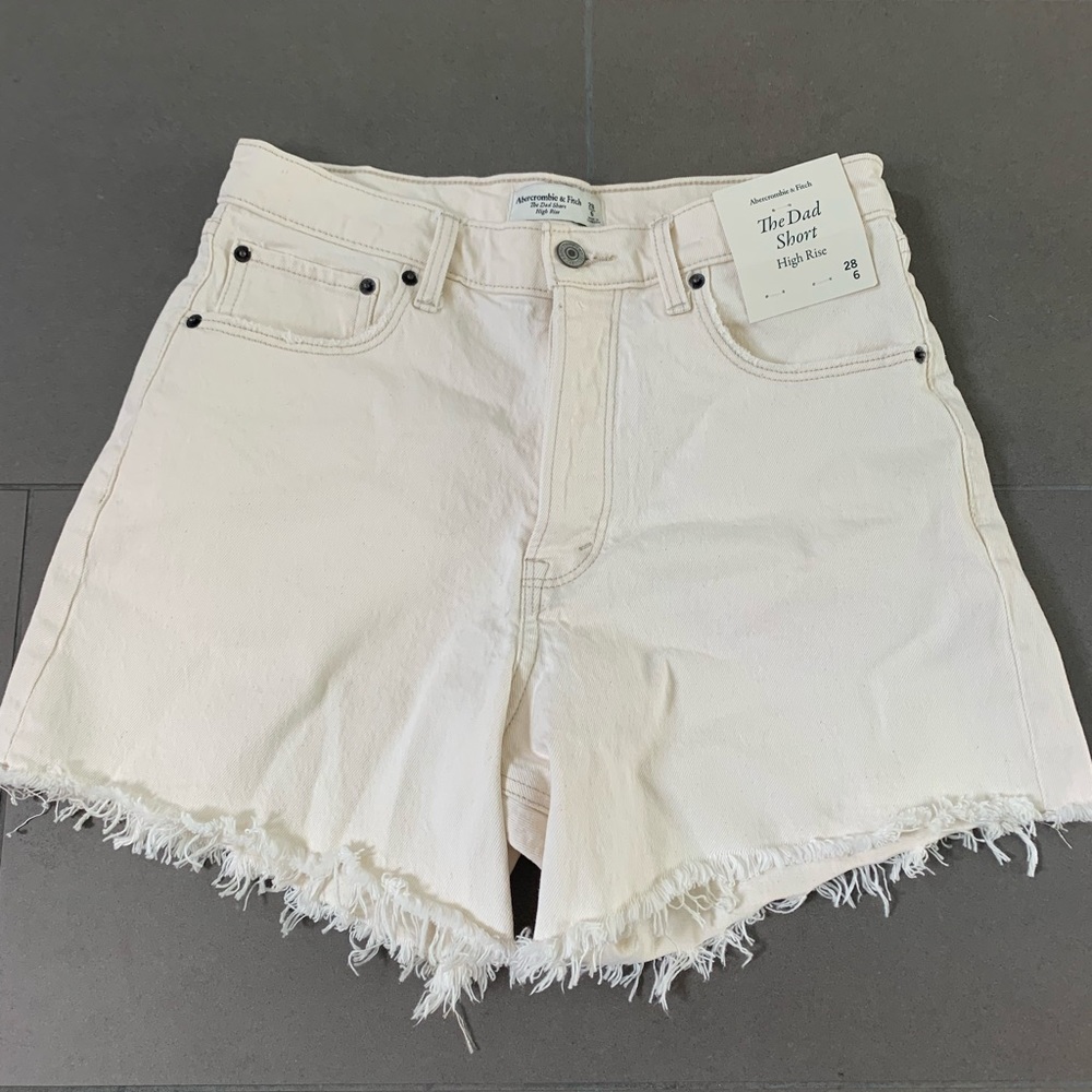 Abercrombie and Fitch high rise cream dad shorts